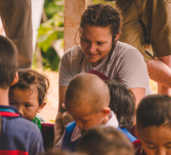 volunteer voluntourism