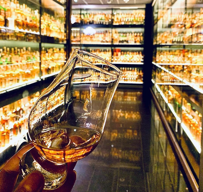 Whiskey tasting Edinburgh Scotland